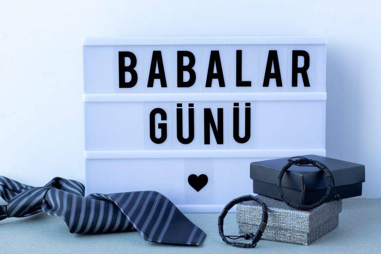 <strong>Babalar Günü Sözleri</strong>: Duygularınızı Kelimelere Aktarın